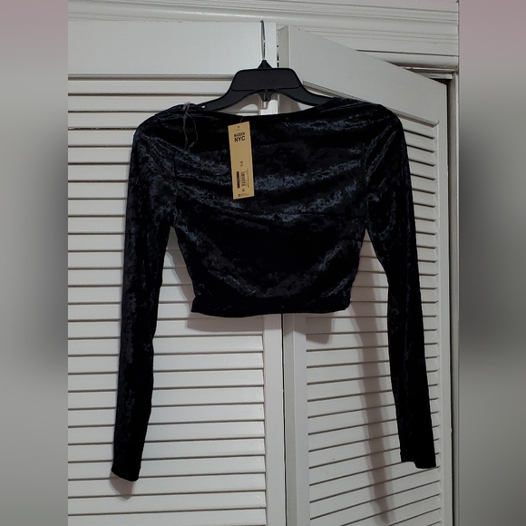 Madden NYC Junior's Velour Top with Rhinestone Heart - Picture 4 of 9